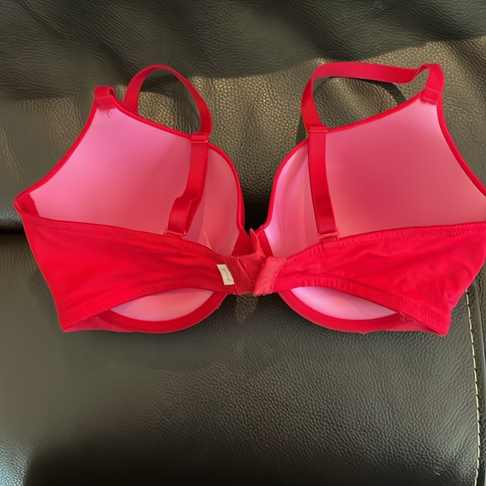 Pink Bra - Picture 2 of 3